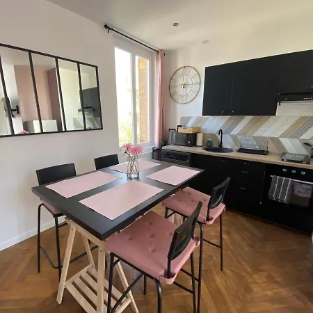 Apartment Pink Cosy Louviers